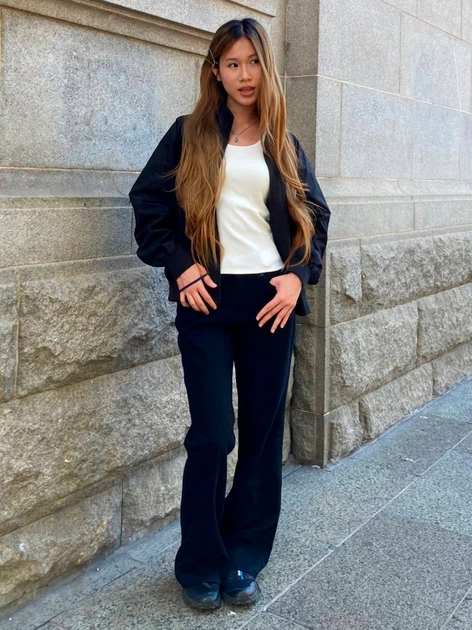 Джинсы Клеш женские Uniqlo 544289656 28 Черные (1159864960) - изображение 4