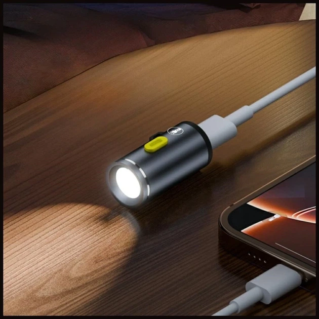 Zestaw akcesoriów 4smarts Explorer 4 w 1 kabel-brelok USB-C, adapter USB-C do USB-C, zapalniczka USB-C, latarka USB-C Black (4252011911585) - obraz 10