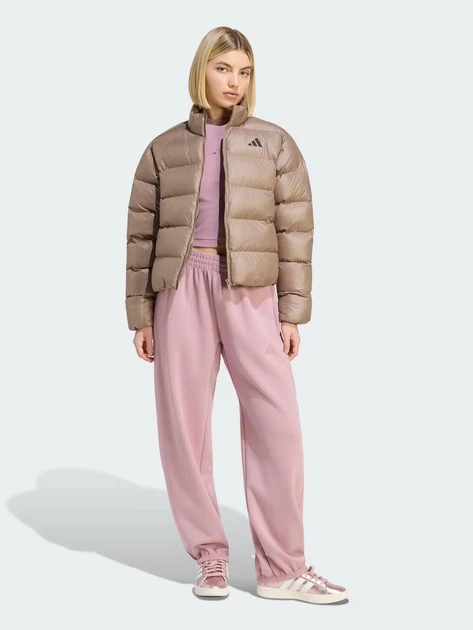 Куртка зимняя короткая женская Adidas W Ess Sd Puf J KS7690 XS Khaki Six (4068804569143) - Фото 3 Куртка зимняя короткая женская Adidas W Ess Sd Puf J KS7690 XS Khaki Six (4068804569143) - изображение 3