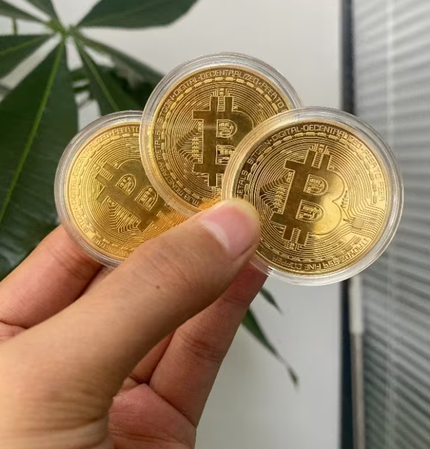 Біткоін сувенірна монета золотий Bitcoin металева монета Біткоін в футлярі крипта - Фото 7 Біткоін сувенірна монета золотий Bitcoin металева монета Біткоін в футлярі крипта - зображення 7
