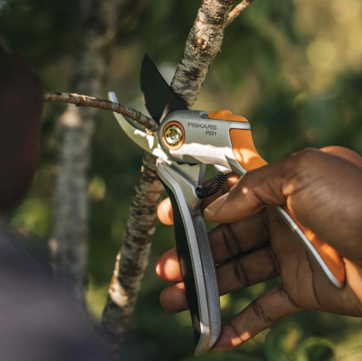 Площинний секатор суцільнометалевий Fiskars Plus P531 (1057168) - зображення 4