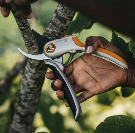 Площинний секатор суцільнометалевий Fiskars Plus P531 (1057168) - зображення 7