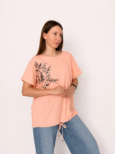 Жіноча футболка з квітковим принтом Pink Daisy Пудровий M (6536) - Фото 2 Жіноча футболка з квітковим принтом Pink Daisy Пудровий M (6536) - зображення 2