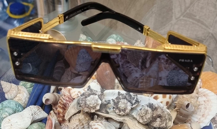 Сонцезахисні окуляри Prada Gold /Dark Grey - Фото 3 Сонцезахисні окуляри Prada Gold /Dark Grey - изображение 3