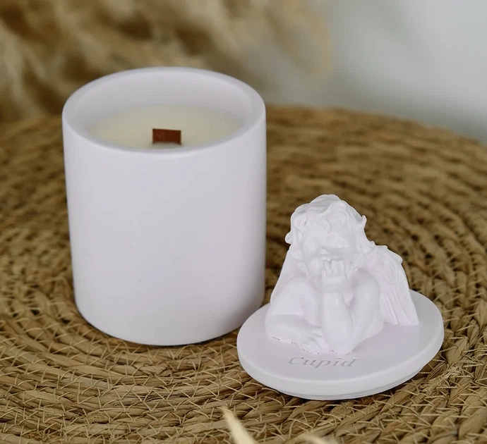 Аромасвічка CUPID SANTAL LAVENDER 100% WOOD WAX 165g 35h Гранд Презент NAC 1103 - Фото 1 Аромасвічка CUPID SANTAL LAVENDER 100% WOOD WAX 165g 35h Гранд Презент NAC 1103 - изображение 1