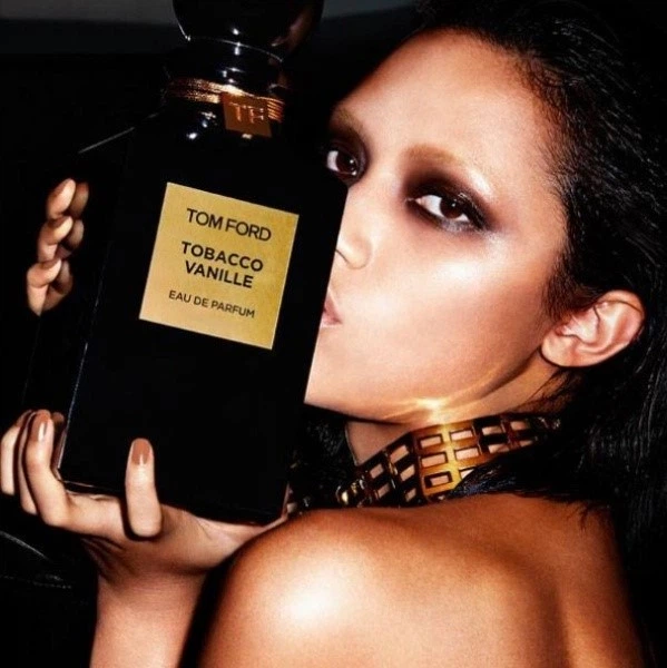Парфумована вода унісекс Tom Ford Tobacco Vanille 100 ml - Фото 3 Парфумована вода унісекс Tom Ford Tobacco Vanille 100 ml - зображення 3