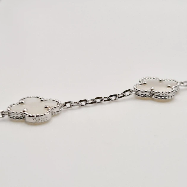 Браслет в стиле Van Cleef & Arpels серебристый Белый перламутр - Фото 3 Браслет в стиле Van Cleef & Arpels серебристый Белый перламутр - изображение 3