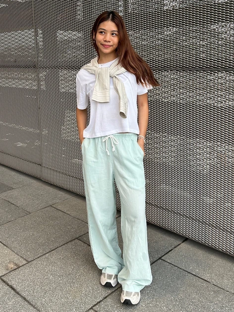 Рубашка женская Uniqlo 233245740 XL Бежевая (1159923002) - изображение 9