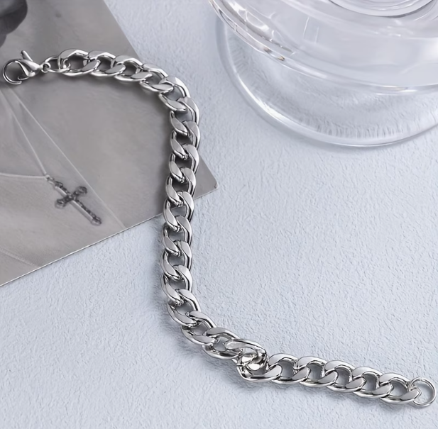Стильний браслет для чоловіків Cuban Chain STRONG з нержавіючої медичної сталі сріблястий (довжина 19 см) - Фото 5 Стильний браслет для чоловіків Cuban Chain STRONG з нержавіючої медичної сталі сріблястий (довжина 19 см) - зображення 5