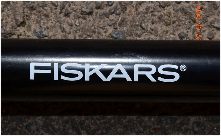 Вилы сено-навозные 4 зуба для компоста 127 см Fiskars черные с оранжевой ручкой - Фото 5 Вилы сено-навозные 4 зуба для компоста 127 см Fiskars черные с оранжевой ручкой - изображение 5