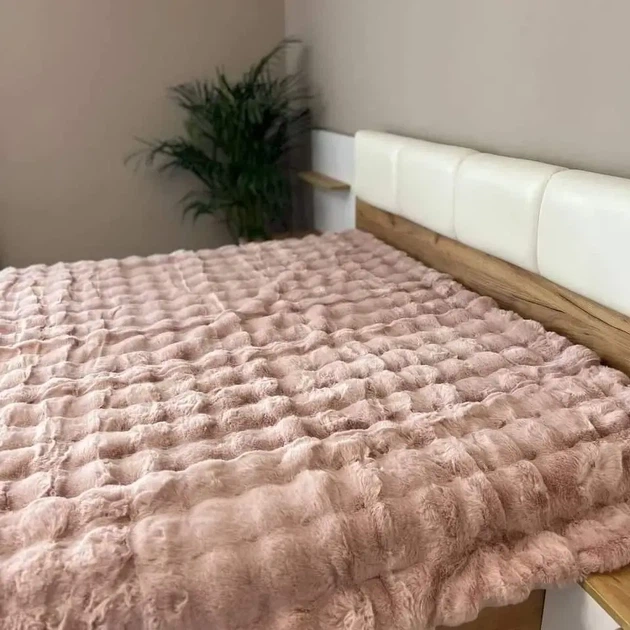 Королівське Покривало "Кролик" Colourful Home Євро розміру 210х230см двостороннє, з довгим штучним хутром рожевий (lm23) - Фото 1 Королівське Покривало "Кролик" Colourful Home Євро розміру 210х230см двостороннє, з довгим штучним хутром рожевий (lm23) - зображення 1