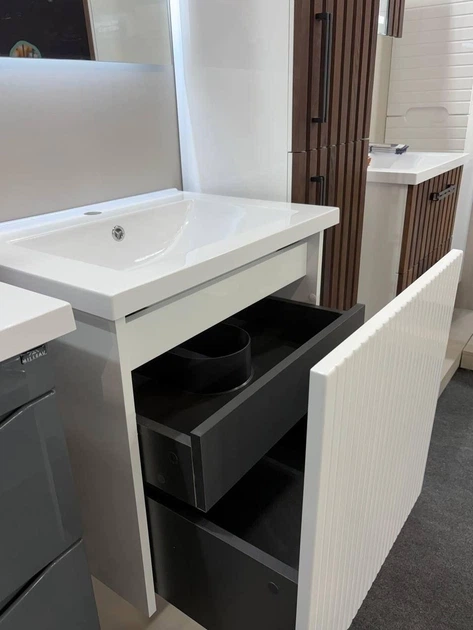 Тумба навесная Milleau CUBE 60 c умывальником Комо 60см для ванной комнаты, белая - Фото 4 Тумба навесная Milleau CUBE 60 c умывальником Комо 60см для ванной комнаты, белая - изображение 4