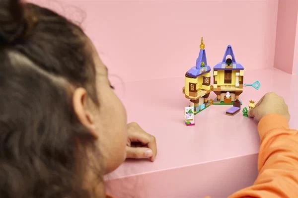 Конструктор LEGO Disney Принцесса Мини-Башня Рапунцель 171 деталь пластик 17х12х10 см разноцветный - Фото 6 Конструктор LEGO Disney Принцесса Мини-Башня Рапунцель 171 деталь пластик 17х12х10 см разноцветный - изображение 6