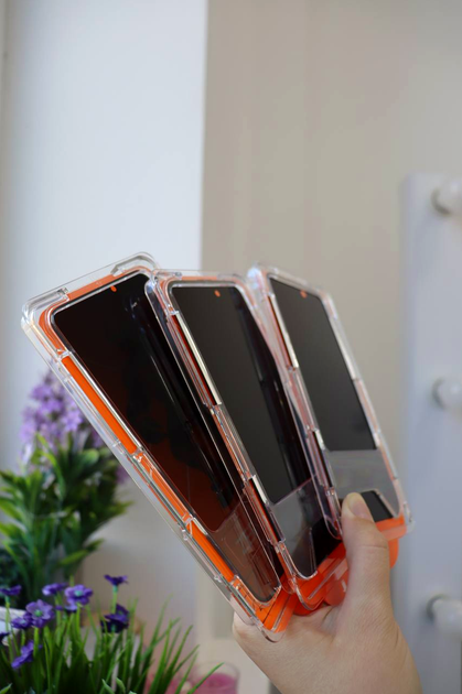 Защитное стекло ZERODUST Privacy с аппликатором для iPhone 17 Pro Max антибликовое с защитой экрана Black - изображение 4