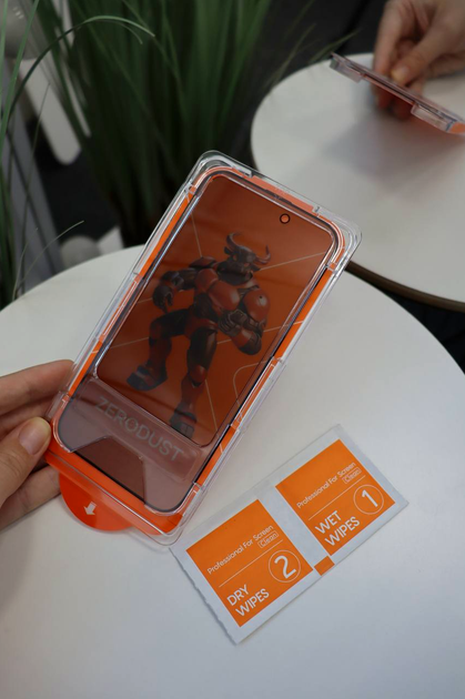Защитное стекло ZERODUST Privacy с аппликатором для iPhone 17 Pro Max антибликовое с защитой экрана Black - изображение 7
