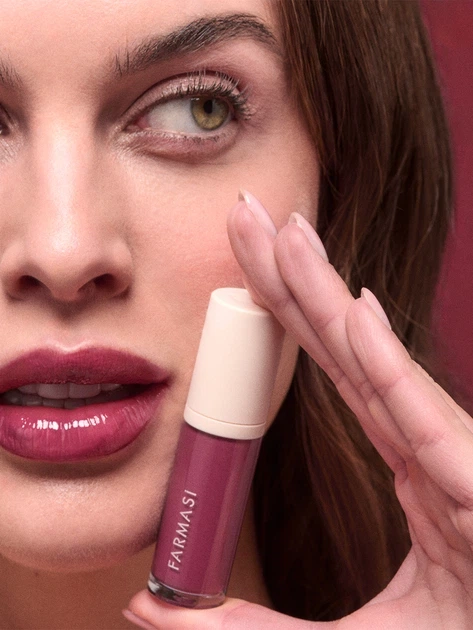 Блиск для губ Farmasi Royal Cherry Cranberry pie 8 мл - изображение 6