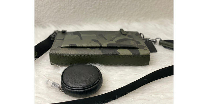Сумка COACH Holden Crossbody With Camo Print C9972 Мужская кожаная сумочка с камуфляжным принтом 25см x 15см x 4.5см - Фото 3 Сумка COACH Holden Crossbody With Camo Print C9972 Мужская кожаная сумочка с камуфляжным принтом 25см x 15см x 4.5см - изображение 3
