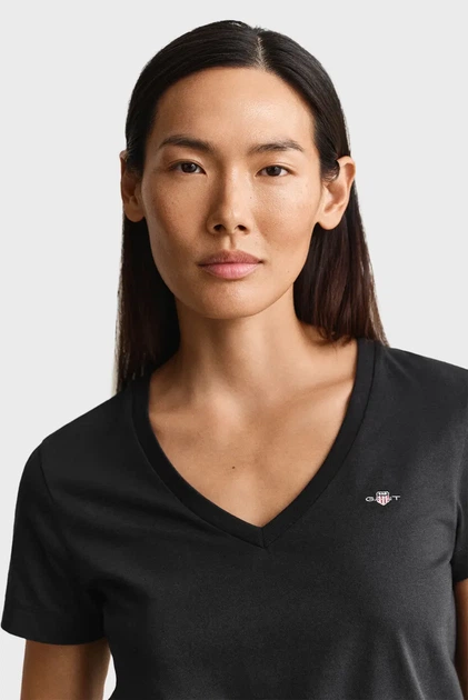 Жіноча чорна футболка V-NECK Gant M 4200750 - Фото 4 Жіноча чорна футболка V-NECK Gant M 4200750 - изображение 4