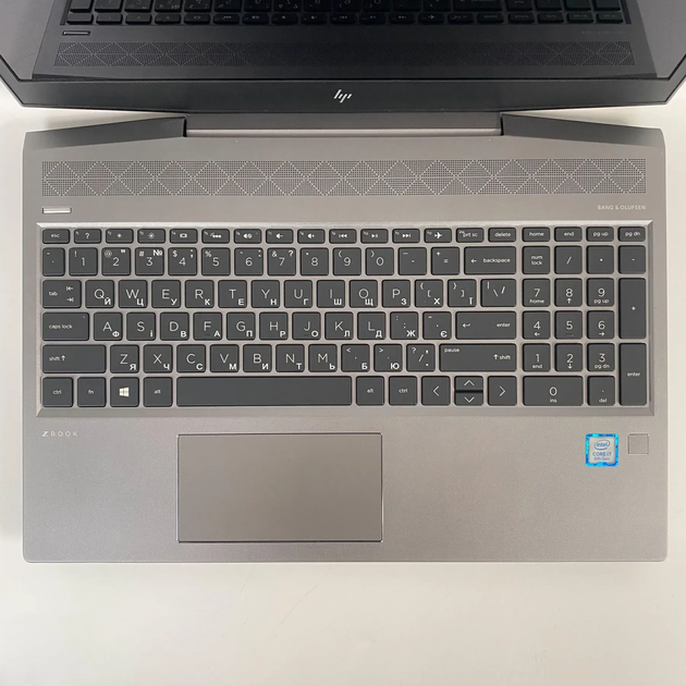 Мобильная рабочая станция Б-класс HP Zbook 15v G5 / 15.6" (1920x1080) IPS Touch / Intel Core i7-8750H (6 (12) ядер по 2.2 - 4.1 GHz) / 16 GB DDR4 / 240 GB SSD / nVidia Quadro P600, 4 GB GDDR5, 128-bit / WebCam / TouchID б/у + Подарок Мышь / USB - Фото 3 Мобильная рабочая станция Б-класс HP Zbook 15v G5 / 15.6" (1920x1080) IPS Touch / Intel Core i7-8750H (6 (12) ядер по 2.2 - 4.1 GHz) / 16 GB DDR4 / 240 GB SSD / nVidia Quadro P600, 4 GB GDDR5, 128-bit / WebCam / TouchID б/у + Подарок Мышь / USB - изображение 3