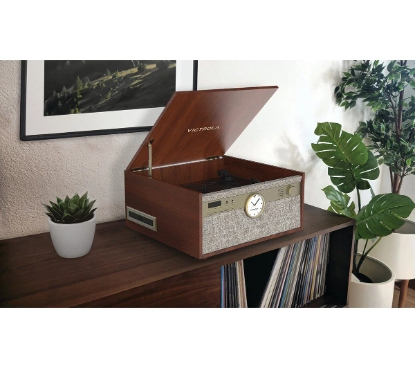 Програвач вінілових дисків Victrola Century Signature+ 6-в-1 VTA-835SB-WLN-INT Мануальний Привід на ремені Bluetooth CD Касета Горіх - Фото 7 Програвач вінілових дисків Victrola Century Signature+ 6-в-1 VTA-835SB-WLN-INT Мануальний Привід на ремені Bluetooth CD Касета Горіх - зображення 7