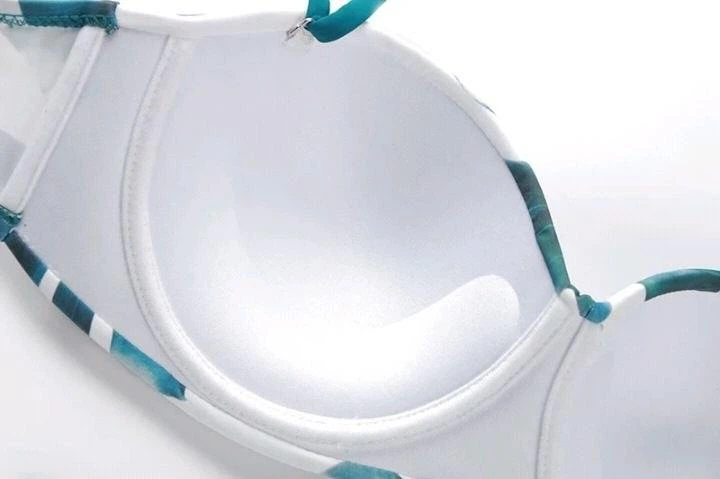 Женский раздельный купальник бандо на косточках с формованными чашками и тропическим принтом L зелено-белый - изображение 3
