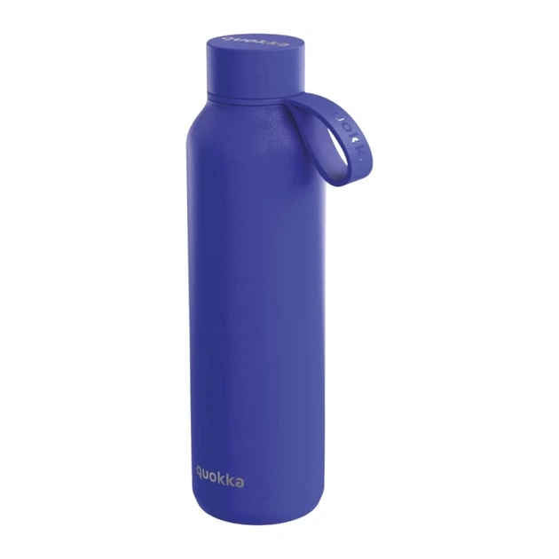 Термопляшка Quokka Solid With Strap 630 ml нержавіюча сталь з ремінцем Dusk Blue (40176) - Фото 1 Термопляшка Quokka Solid With Strap 630 ml нержавіюча сталь з ремінцем Dusk Blue (40176) - зображення 1