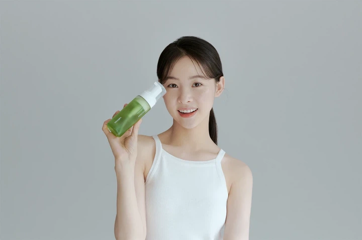 Пінка для вмивання CELIMAX The Real Noni Acne Bubble Cleanser 155 мл для проблемної шкіри - изображение 2