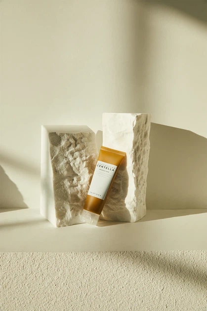 Пінка для вмивання SKIN1004 Madagascar Centella Ampoule Foam 125 мл для делікатного очищення та заспокоєння шкіри - изображение 6