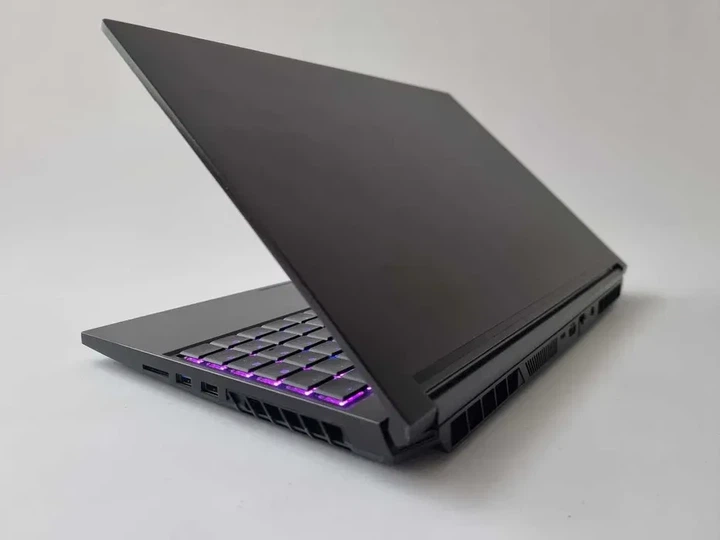 Игровой ноутбук Eluktronics 15 R7 5800H/RTX 3080 16GB/RAM 16GB/SSD 512GB/QHD 165Hz Б\В - Б/У - Фото 7 Игровой ноутбук Eluktronics 15 R7 5800H/RTX 3080 16GB/RAM 16GB/SSD 512GB/QHD 165Hz Б\В - Б/У - изображение 7