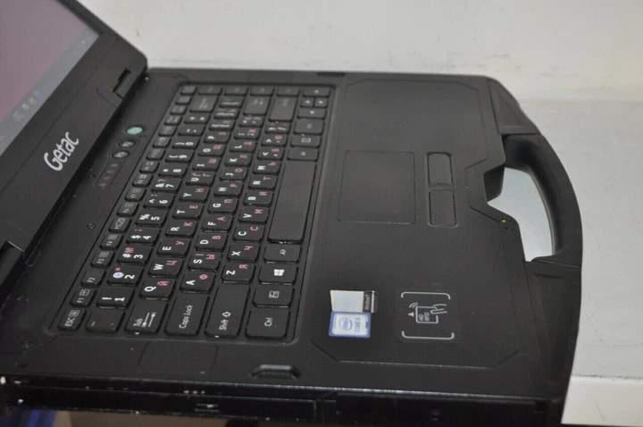 Напівзахищений ноутбук Getac S410 G2 / 14" (1366x768) TN Touch / Intel Core i5-8250U (4 (8) ядра по 1.6 - 3.4 GHz) / 8 GB DDR4 / 128 GB SSD / Intel UHD Graphics 620 / LTE / Windows 11 Pro б/в + Подарунок Бездротова миша + флеш-накопичувач USB 32 GB - Фото 7 Напівзахищений ноутбук Getac S410 G2 / 14" (1366x768) TN Touch / Intel Core i5-8250U (4 (8) ядра по 1.6 - 3.4 GHz) / 8 GB DDR4 / 128 GB SSD / Intel UHD Graphics 620 / LTE / Windows 11 Pro б/в + Подарунок Бездротова миша + флеш-накопичувач USB 32 GB - зображення 7