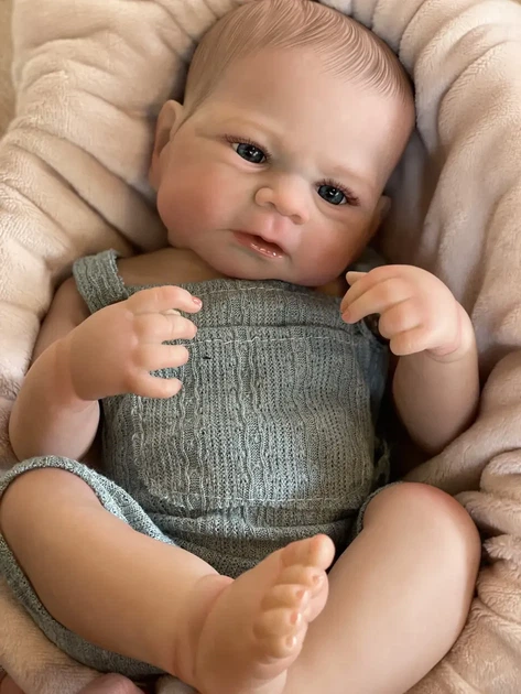 Реборн хлопчик Reborn Baby 48 см – реалістична лялька немовля з вініл-силікону, з аксесуарами, без тканини (RB019) - зображення 4