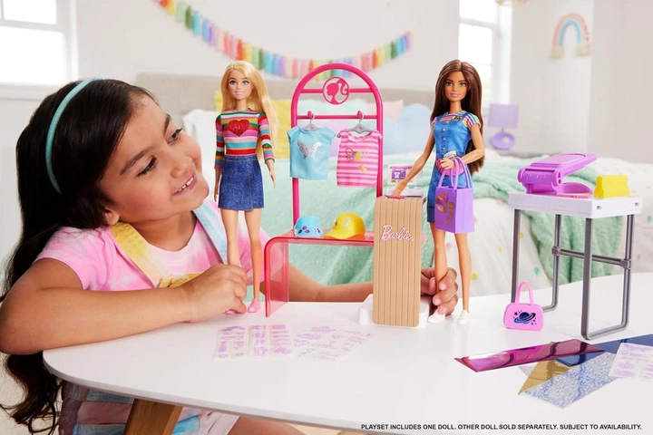 Лялька Барбі Barbie Бутик моди та дизайну фольгованих аксесуарів (HKT78) - зображення 6
