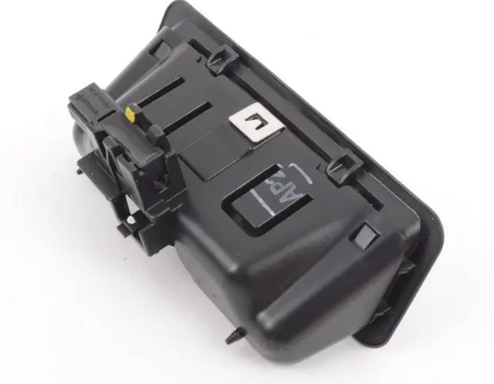 Кнопка открытия багажника BMW 3 (e90/e91)/5 (e60/e61)/X1 (e84)/X5 (e70) 2005- BMW 51247118158 - изображение 2