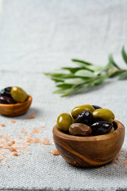 Оливки асорті Каламата та зелені з кісточкою Greek Product 500г - Фото 4 Оливки асорті Каламата та зелені з кісточкою Greek Product 500г - зображення 4