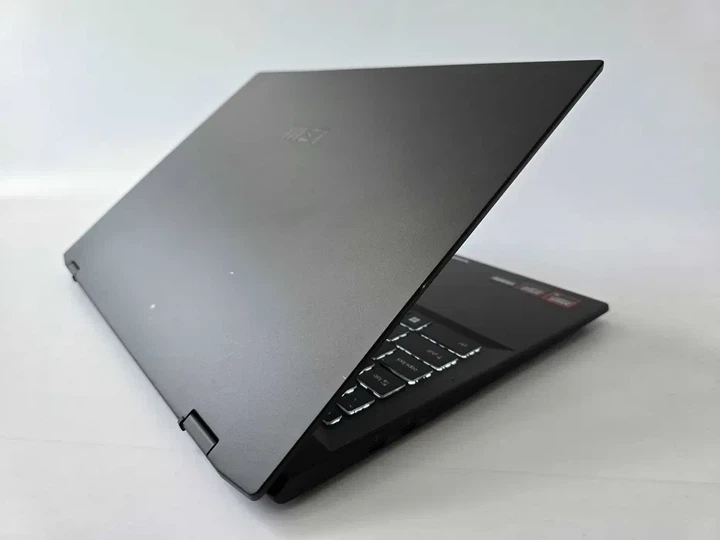 Ноутбук MSI Summit 16 AI (2025) Ryzen AI 9 365/RAM 32GB/SSD 1TB/QHD 165Hz/WIN 11 Б\В - Уцінка - Фото 7 Ноутбук MSI Summit 16 AI (2025) Ryzen AI 9 365/RAM 32GB/SSD 1TB/QHD 165Hz/WIN 11 Б\В - Уцінка - зображення 7