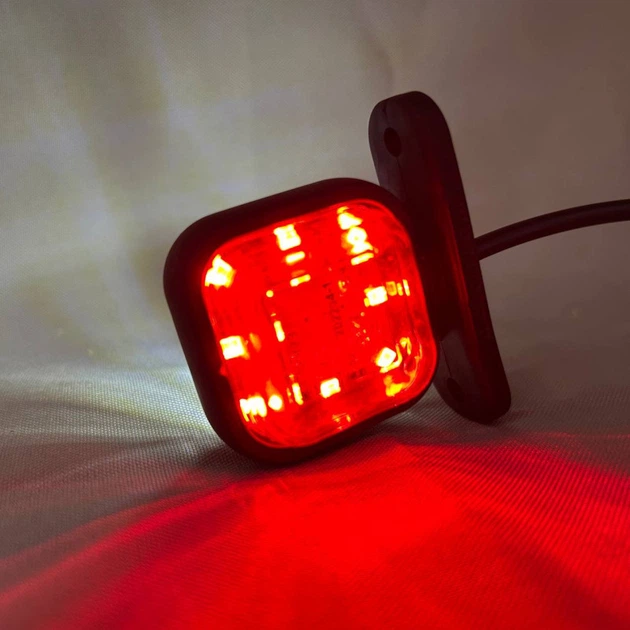 Мини габаритный фонарь квадратный 16 LED бело-красный для прицепов, грузовиков и спецтехники - Фото 2 Мини габаритный фонарь квадратный 16 LED бело-красный для прицепов, грузовиков и спецтехники - изображение 2