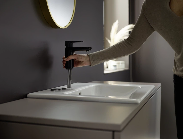 Смеситель для раковины HANSGROHE Vernis Blend матовый черный 71551670 с донным клапаном - изображение 5