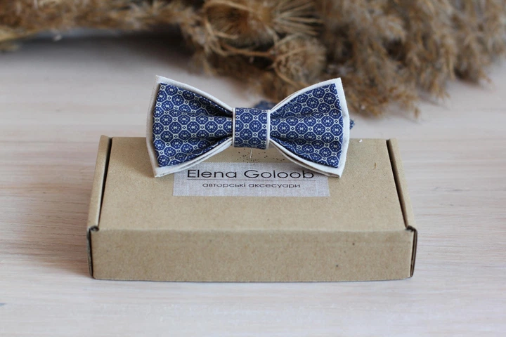 Галстук-бабочка двойной Elena Goloob геометрический узор на синем - Фото 1 Галстук-бабочка двойной Elena Goloob геометрический узор на синем - изображение 1