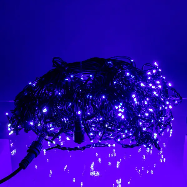 Гирлянда бахрома уличная светодиодная 600 LED длина 36 м степень защиты IP44 питание от сети чёрный провод синее праздничное сияние новогодняя иллюминация для подсветки фасада окон и балкона - Фото 6 Гирлянда бахрома уличная светодиодная 600 LED длина 36 м степень защиты IP44 питание от сети чёрный провод синее праздничное сияние новогодняя иллюминация для подсветки фасада окон и балкона - изображение 6