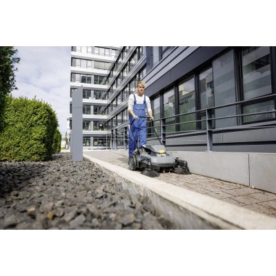 Подметальная машина Karcher KM 70/30 C Bp 2SB, с двумя боковыми щетками, 33кг (1.517-231.0) - зображення 6