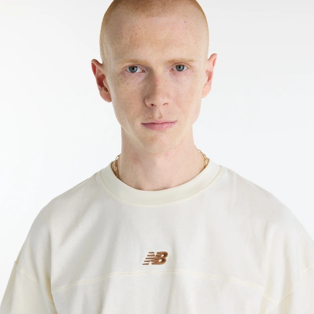 Чоловіча бежева футболка New Balance Sport Legacy Graphic 50 (L) (MT62L4FVAGA) - зображення 4