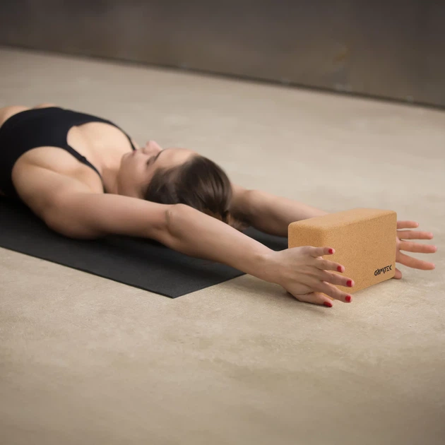 Блок для йоги корковий Gymtek Asana Flow G-42786 Коричневий (5905884427866) - зображення 11