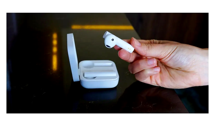 Наушники Bluetooth Xiaomi Mi Air 2 SE беспроводные с микрофоном для спорта и активного отдыха с защитой от влаги - изображение 9