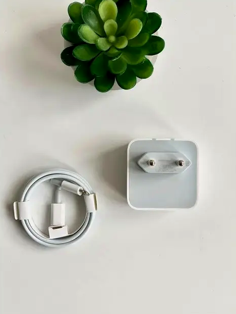 Сетевое зарядное устройство Apple 35W Dual USB-C адаптер для быстрой зарядки iPhone iPad MacBook с кабелем Type-C на Lightning - изображение 7