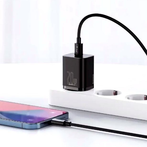 Сетевое зарядное устройство Baseus Super Si Quick Charger 20W для смартфонов и планшетов с быстрым зарядом USB Type-C - Фото 4 Сетевое зарядное устройство Baseus Super Si Quick Charger 20W для смартфонов и планшетов с быстрым зарядом USB Type-C - изображение 4