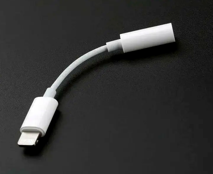 Адаптер Apple 3.5mm to Lightning переходник для подключения наушников к iPhone и устройствам с Lightning - Фото 8 Адаптер Apple 3.5mm to Lightning переходник для подключения наушников к iPhone и устройствам с Lightning - зображення 8