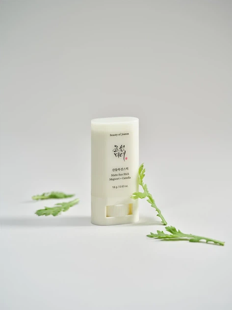 Сонцезахисний стік для обличчя BEAUTY OF JOSEON Matte Sun Stick Mugwort + Camelia SPF50+ PA++++ 18 г — матуючий сонцезахисний стік - изображение 6