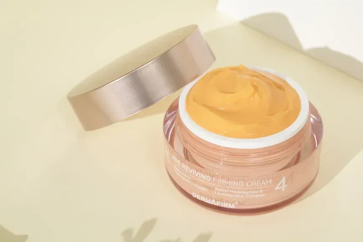 Мультифункциональный крем DERMAFIRM Age Reviving Firming Cream, 50 мл DFM-A4-FIRMING-50 - Фото 4 Мультифункциональный крем DERMAFIRM Age Reviving Firming Cream, 50 мл DFM-A4-FIRMING-50 - изображение 4