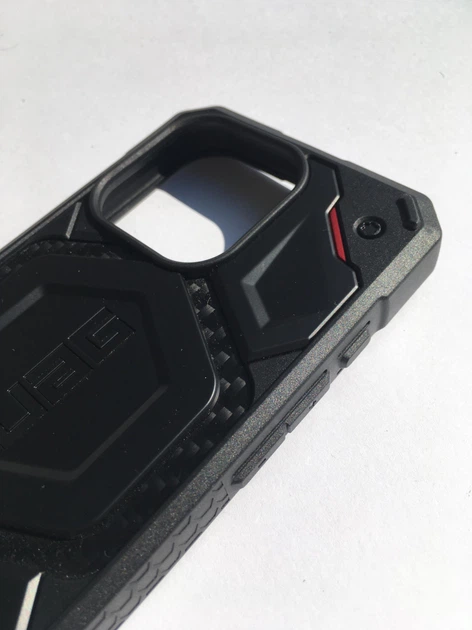 Чехол противоударный UAG Monarch Pro MagSafe (Original) для iPhone 16 Pro (6.3") Carbon Fiber Red 1144911F4242 - Фото 8 Чехол противоударный UAG Monarch Pro MagSafe (Original) для iPhone 16 Pro (6.3") Carbon Fiber Red 1144911F4242 - изображение 8