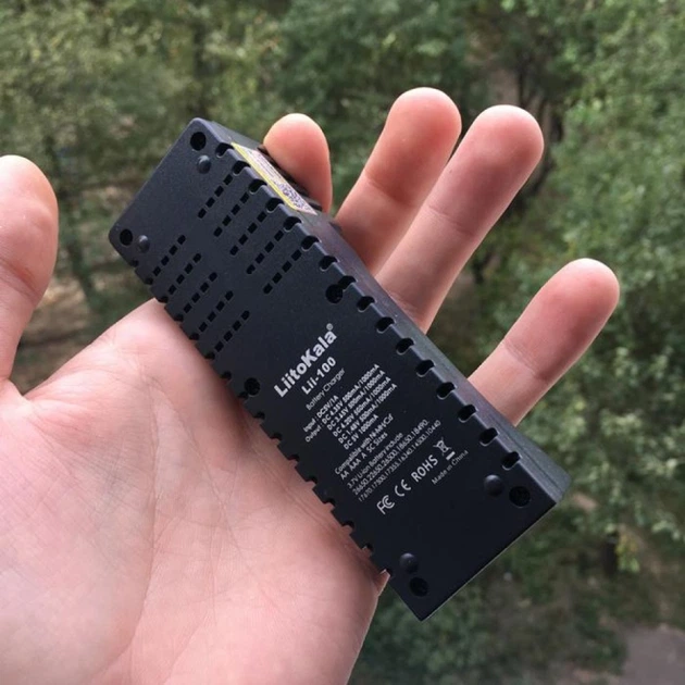 Зарядний пристрій LiitoKala Lii-100 - Фото 4 Зарядний пристрій LiitoKala Lii-100 - изображение 4